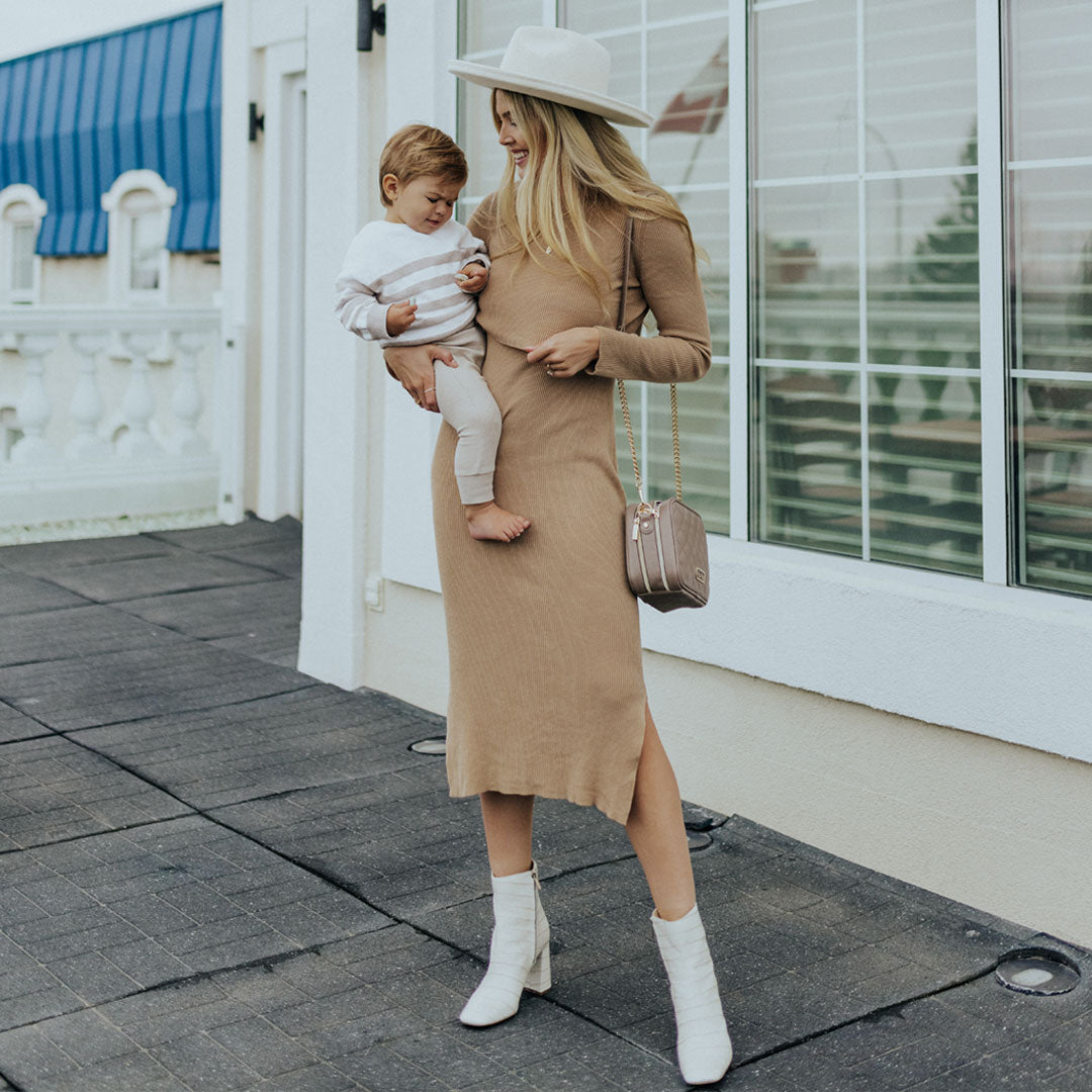 Nursing-Friendly Clothes: 3 Cute, Sporty Outfits For Postpartum Moms - The  Mom Edit