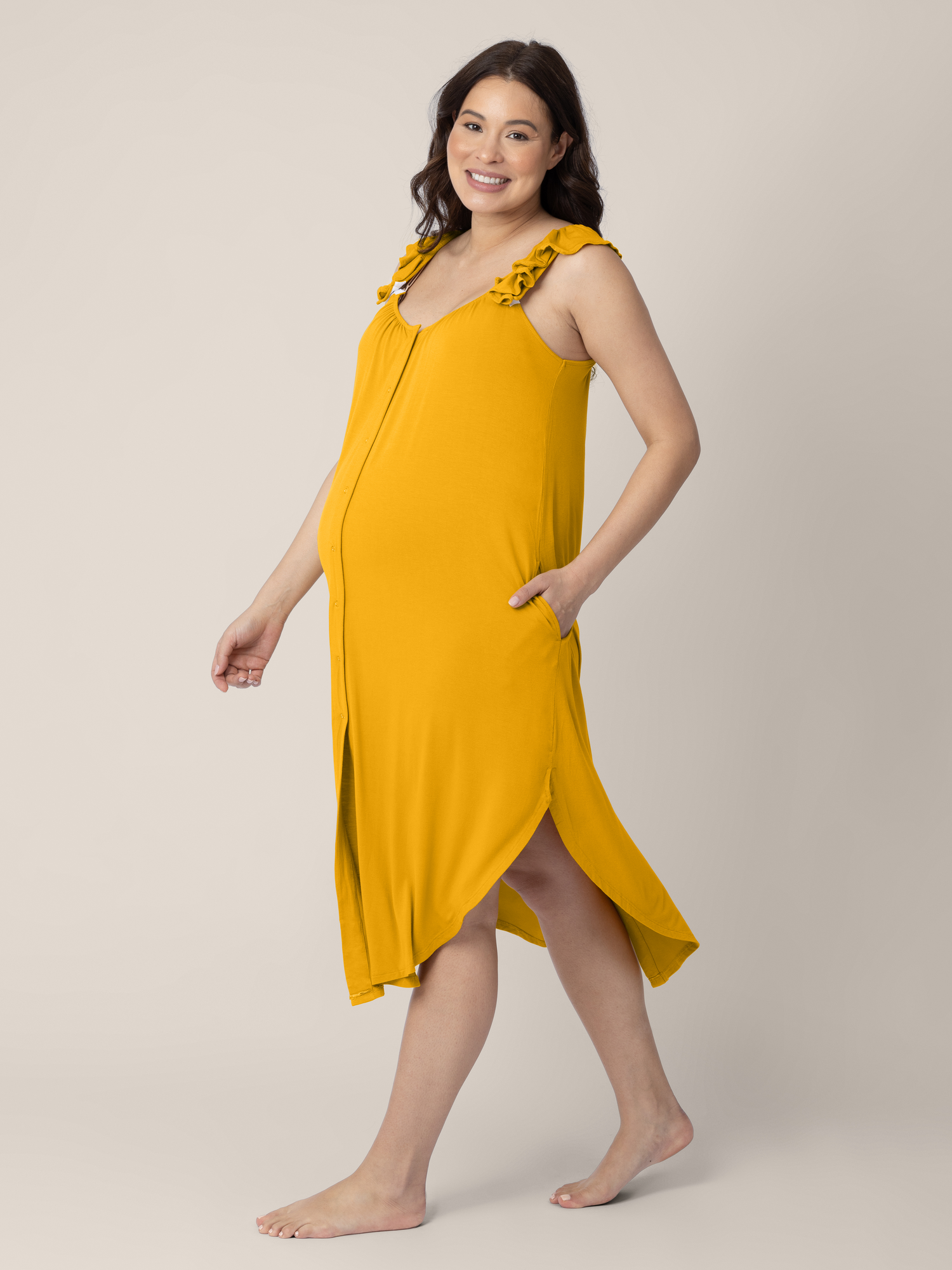 Kindred Bravely Ruffle Strap Labor & Delivery Gown - Honey, Medium/Large