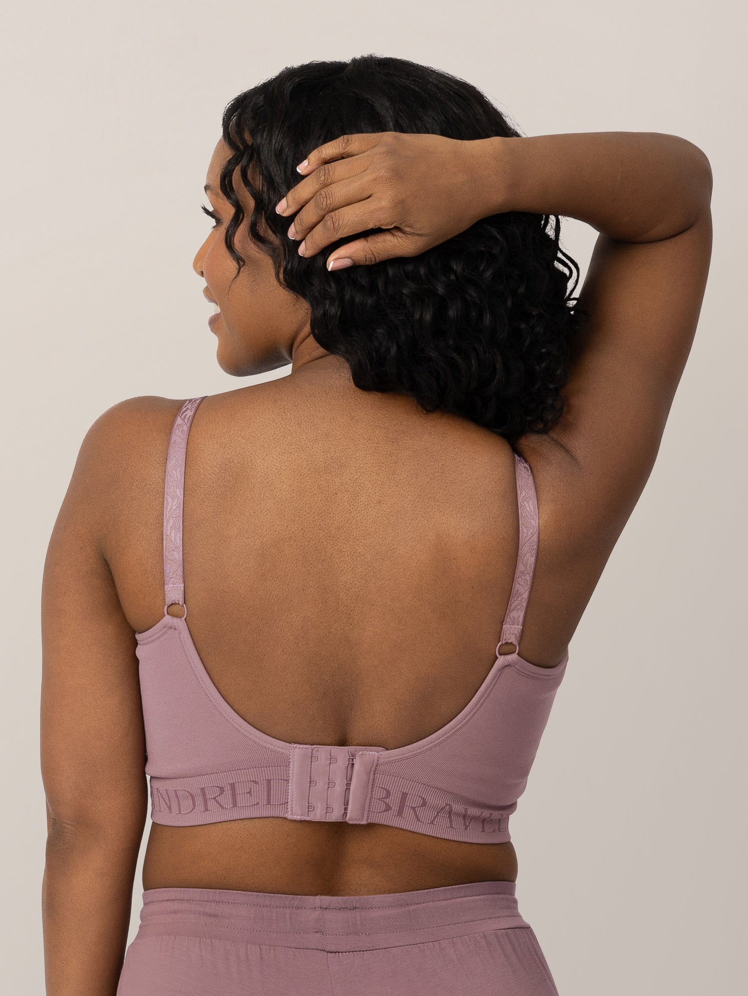 Kindred Bravely Sublime Busty Hands Free Pumping Bra  Patented All-in-One  Pumping & Nursing Bra with EasyClip for F, G, H, I Cup (Twilight,  Small-Busty) : : Clothing, Shoes & Accessories